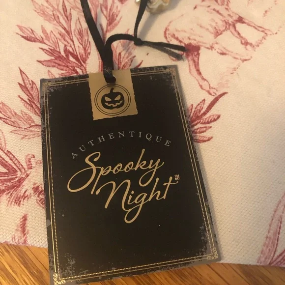 Spooky Night Skull Pedestal Mirror - Picture 3 of 6